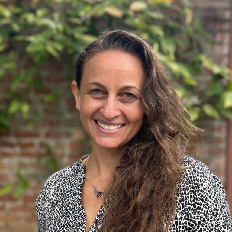 Reina Kahn staff photo